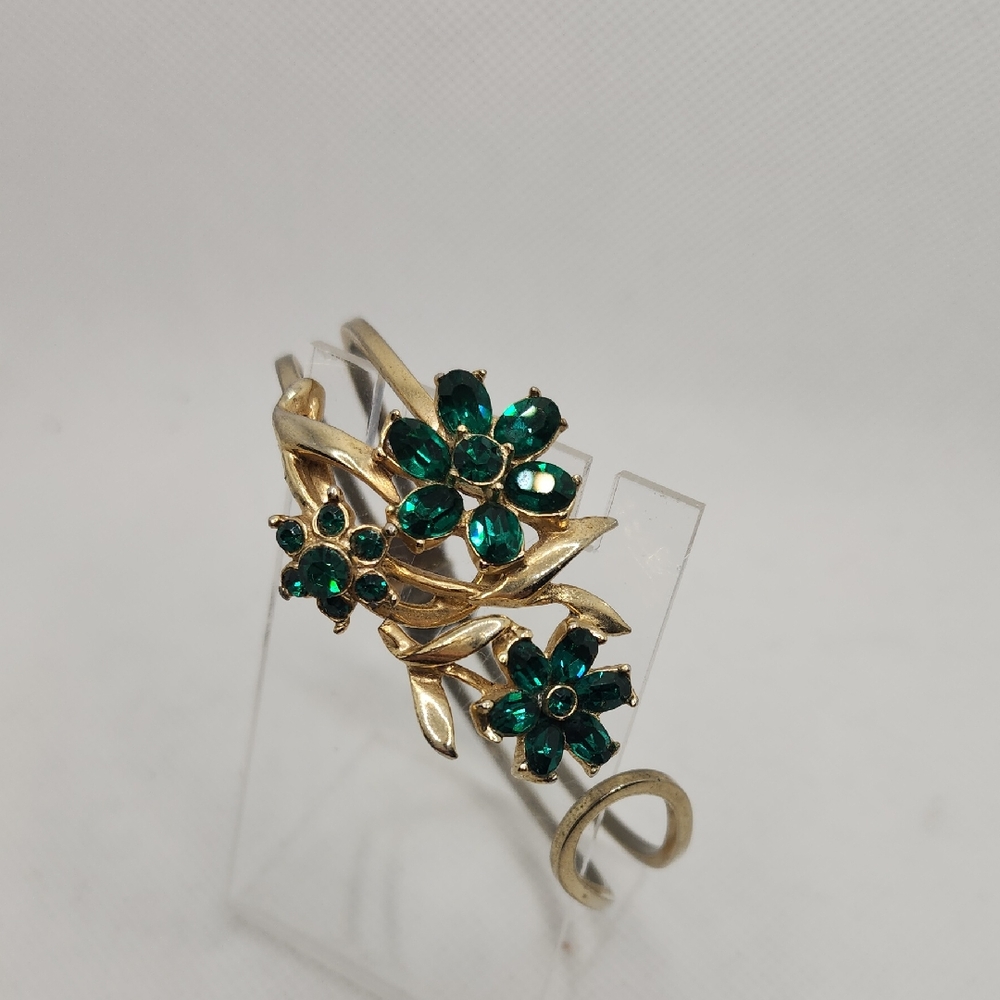 Vintage Green Jeweled Flowers On A Goldtone Hinged Clamper Cuff Bracelet